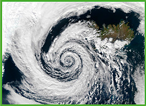 Antes de los sistemas de registro meteorológico de FitzRoy, los marineros ya habían observado que los vientos siguen pautas ciclónicas en los huracanes y que su dirección permitía predecir la trayectoria de las tormentas